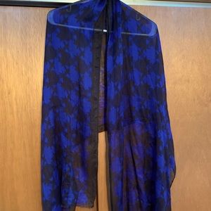 Calvin Klein Patterned Scarf